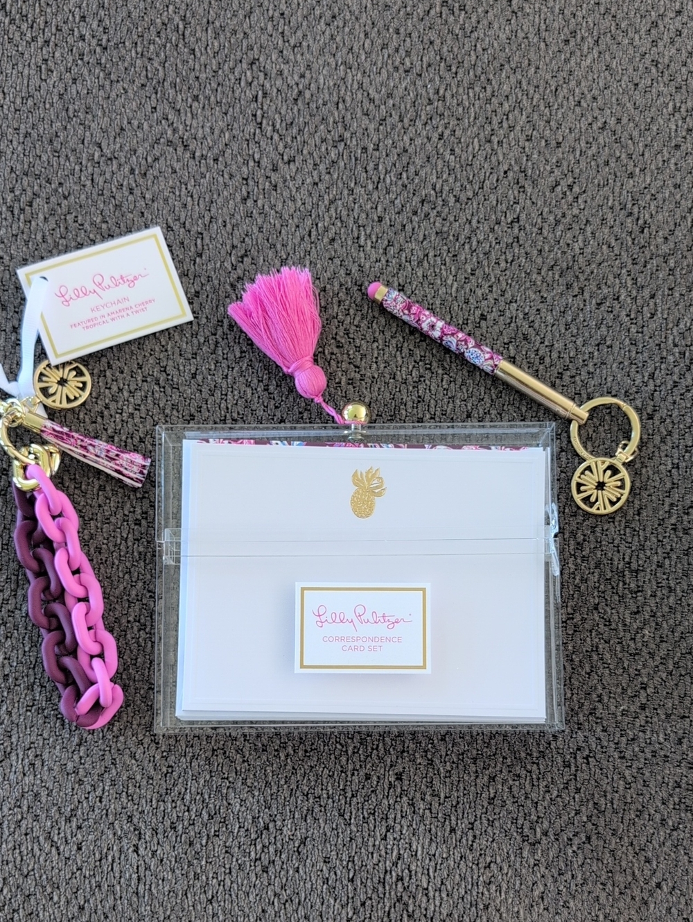 NWT Lilly Pulitzer Card Set with Matching Pen and Keychain